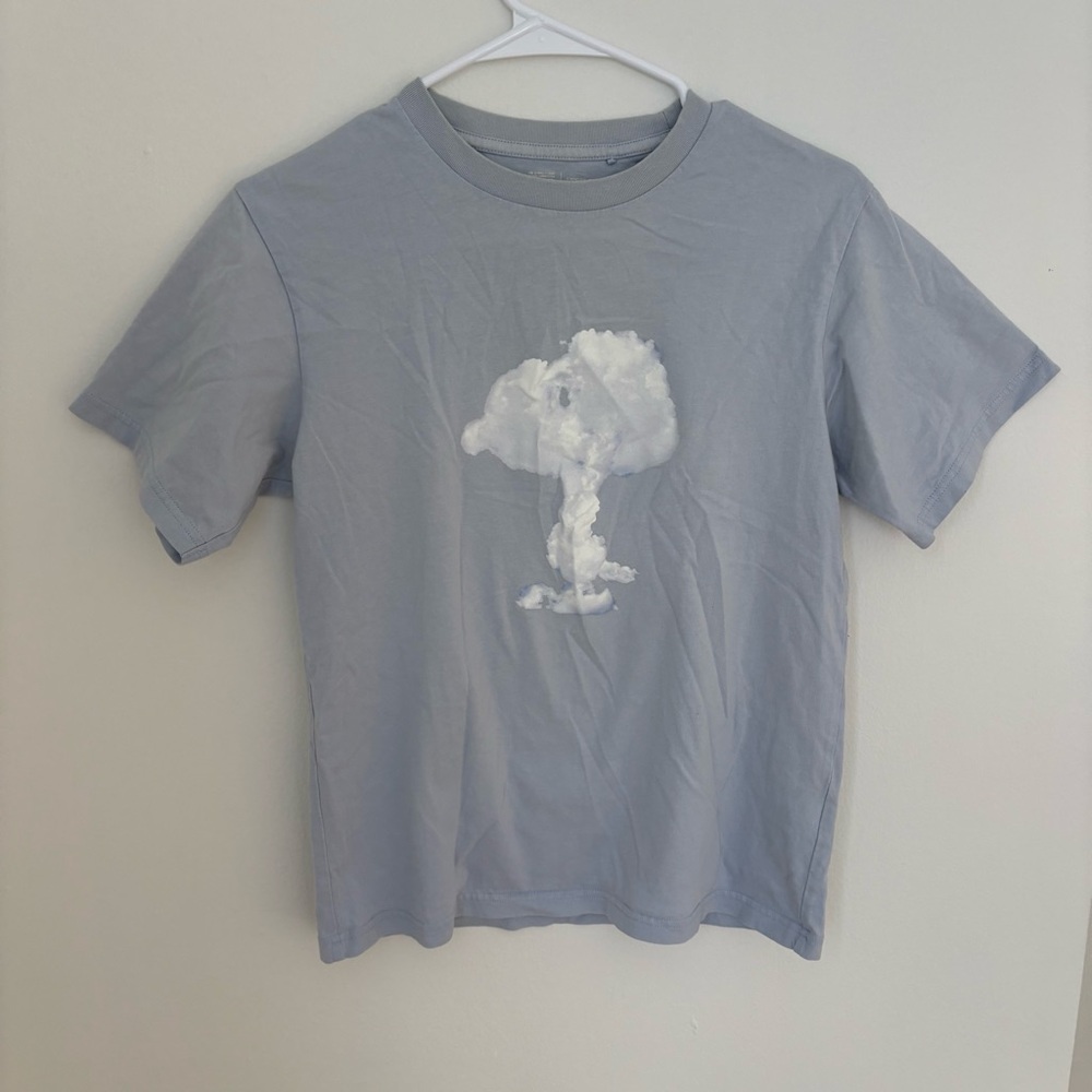 Blue and white snoopy kids tshirt from Uniqlo size 13